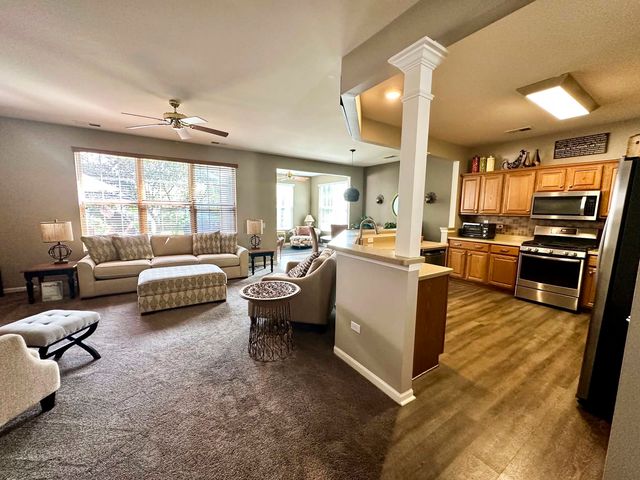 11892 Ludbury Ridge, Huntley, IL 60142