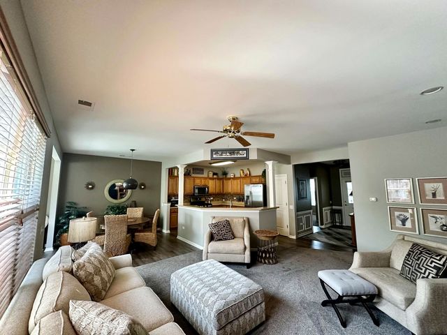 11892 Ludbury Ridge, Huntley, IL 60142