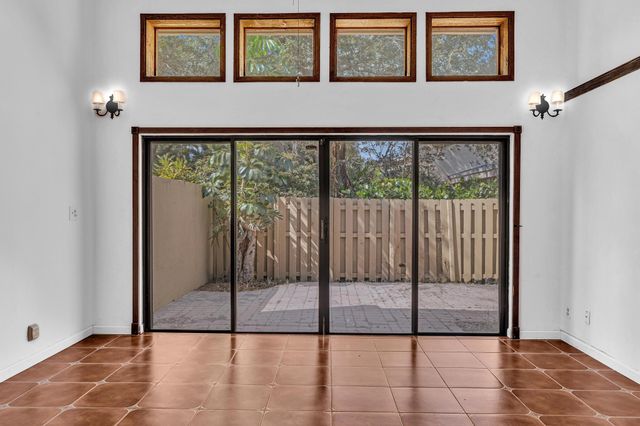 1400 NW 9th Avenue E-33, Boca Raton, FL 33486