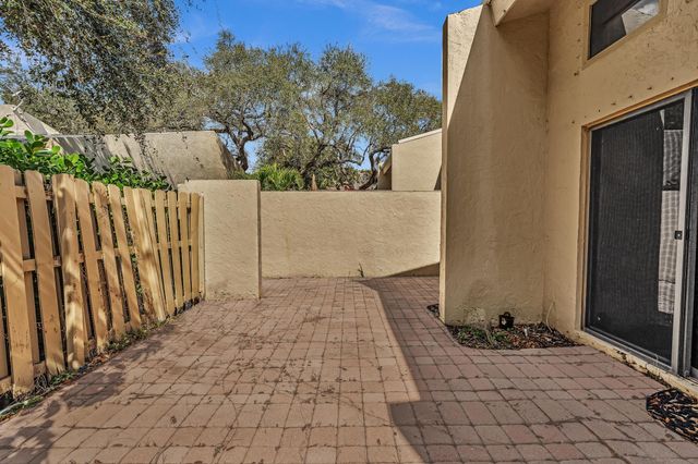 1400 NW 9th Avenue E-33, Boca Raton, FL 33486