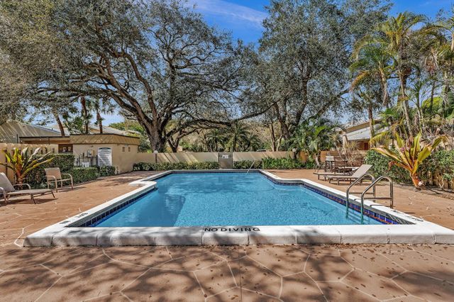 1400 NW 9th Avenue E-33, Boca Raton, FL 33486