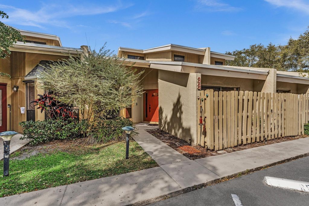 1400 NW 9th Avenue E-33, Boca Raton, FL 33486