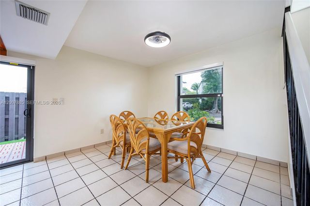 10340 NW 5th Ter 1-26, Miami, FL 33172