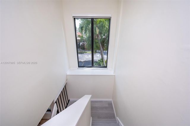 10340 NW 5th Ter 1-26, Miami, FL 33172