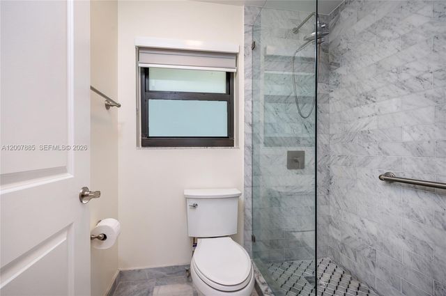 10340 NW 5th Ter 1-26, Miami, FL 33172