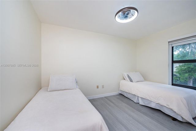 10340 NW 5th Ter 1-26, Miami, FL 33172