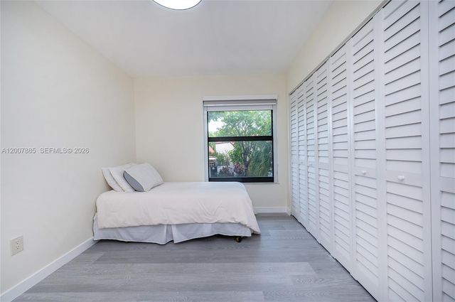 10340 NW 5th Ter 1-26, Miami, FL 33172