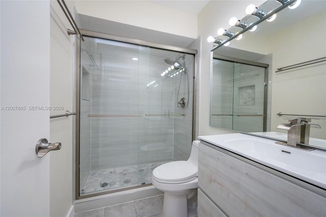 10340 NW 5th Ter 1-26, Miami, FL 33172