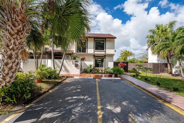 10340 NW 5th Ter 1-26, Miami, FL 33172