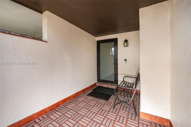 10340 NW 5th Ter 1-26, Miami, FL 33172