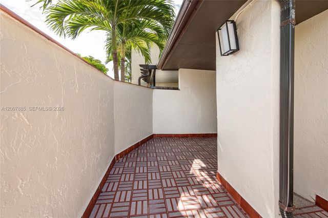 10340 NW 5th Ter 1-26, Miami, FL 33172