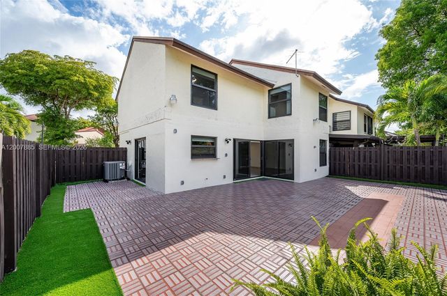 10340 NW 5th Ter 1-26, Miami, FL 33172