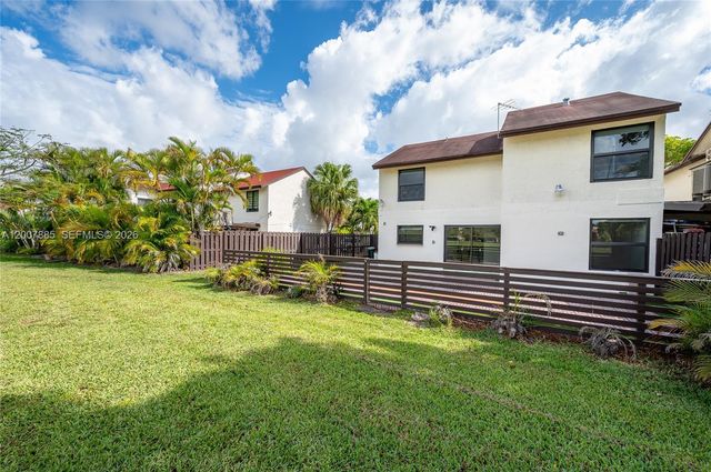 10340 NW 5th Ter 1-26, Miami, FL 33172