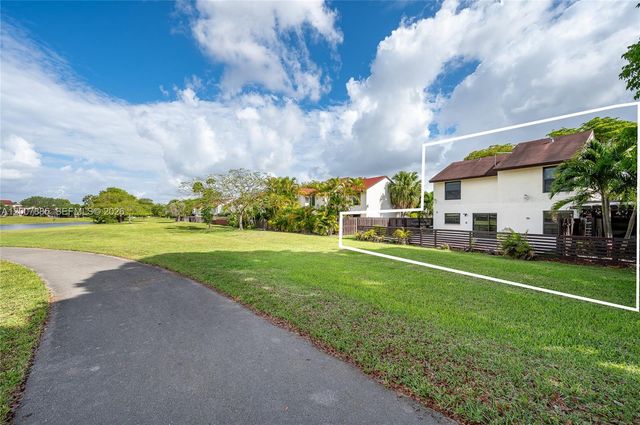 10340 NW 5th Ter 1-26, Miami, FL 33172