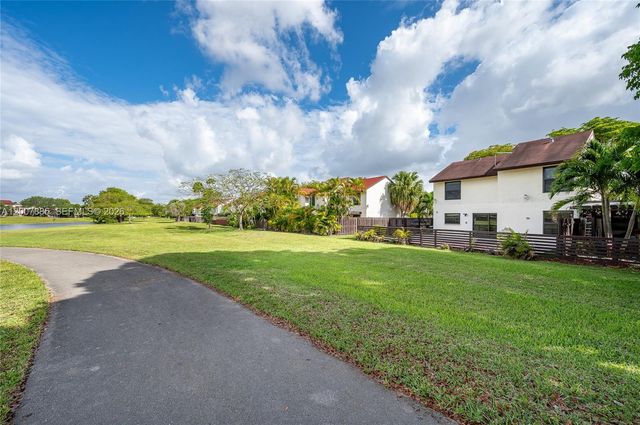 10340 NW 5th Ter 1-26, Miami, FL 33172