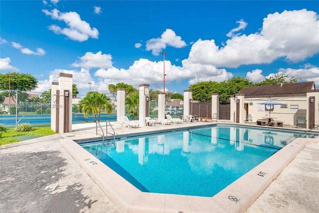 10340 NW 5th Ter 1-26, Miami, FL 33172