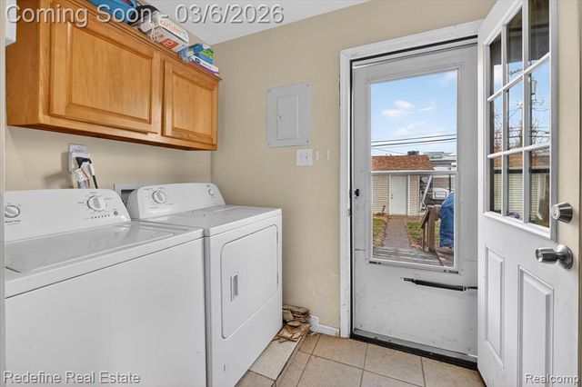 1517 Lillian Street, Westland, MI 48186