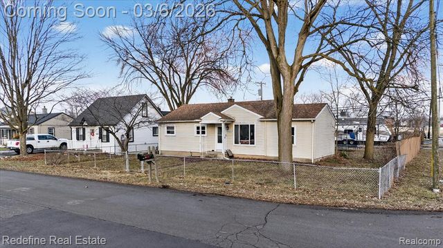 1517 Lillian Street, Westland, MI 48186