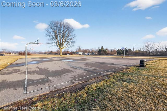 1517 Lillian Street, Westland, MI 48186