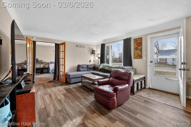 1517 Lillian Street, Westland, MI 48186