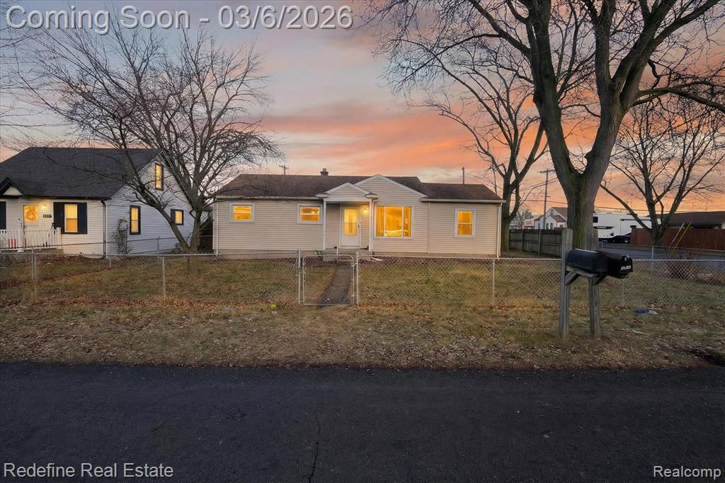 1517 Lillian Street, Westland, MI 48186