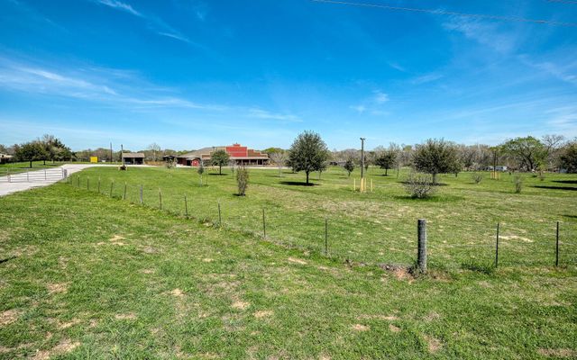 48600 Highway 290 Bus, Hempstead, TX 77445