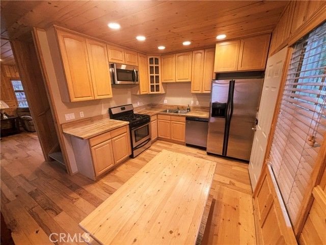 33308 Iris Drive, Green Valley Lake, CA 92341