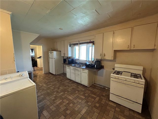 71 Ontario Street, Rochester, NY 14605
