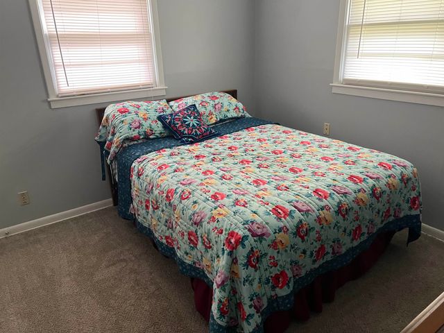 523 Alexander Dr, Haysville, KS 67060