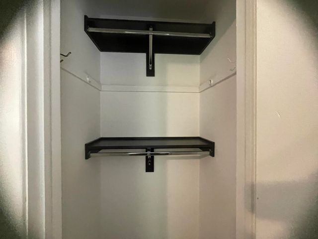 523 Alexander Dr, Haysville, KS 67060