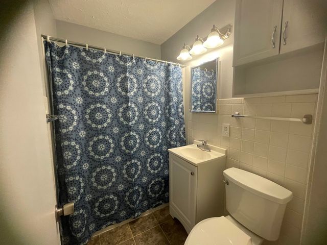 523 Alexander Dr, Haysville, KS 67060