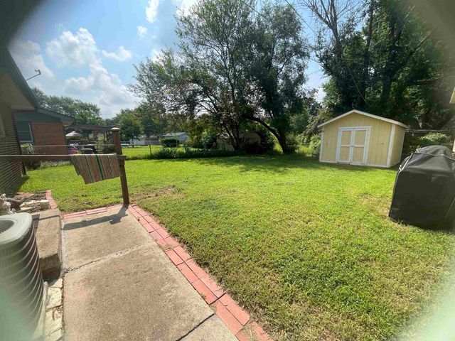 523 Alexander Dr, Haysville, KS 67060