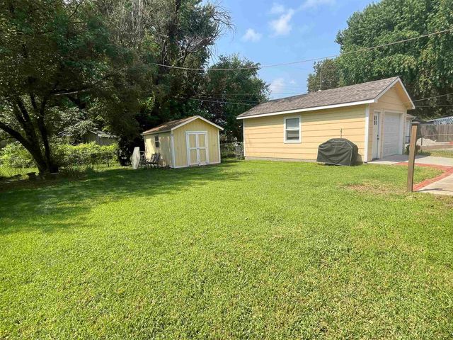 523 Alexander Dr, Haysville, KS 67060