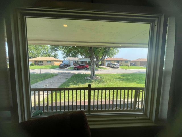 523 Alexander Dr, Haysville, KS 67060