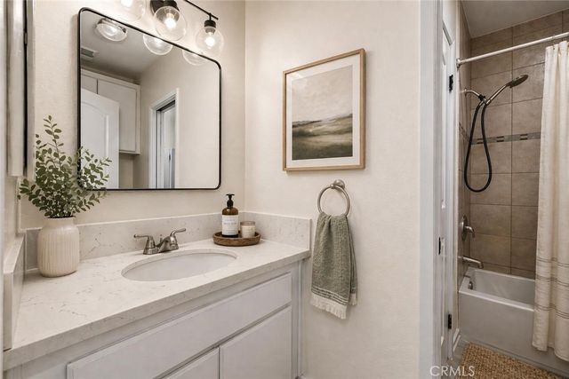 21219 Roscoe Boulevard 211, Canoga Park, CA 91304