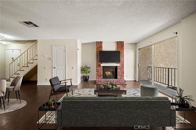 21219 Roscoe Boulevard 211, Canoga Park, CA 91304