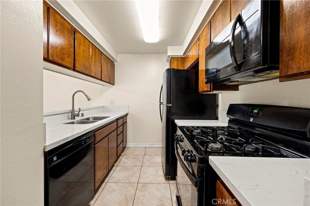 21219 Roscoe Boulevard 211, Canoga Park, CA 91304