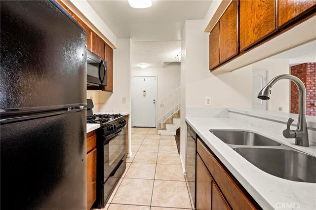 21219 Roscoe Boulevard 211, Canoga Park, CA 91304