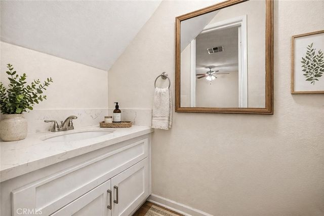 21219 Roscoe Boulevard 211, Canoga Park, CA 91304
