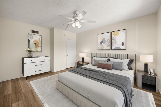 21219 Roscoe Boulevard 211, Canoga Park, CA 91304