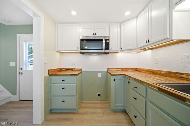 241 King Street, Fairport Harbor, OH 44077