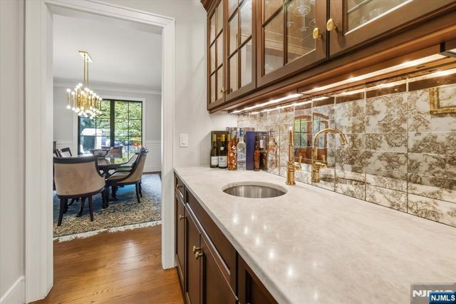 10 Day Avenue, Tenafly, NJ 07670