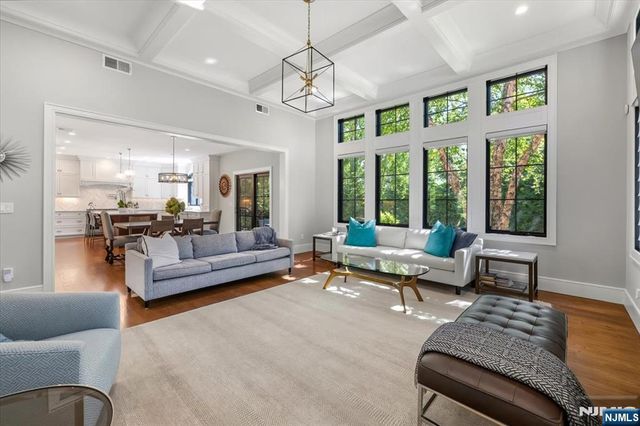 10 Day Avenue, Tenafly, NJ 07670