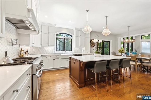 10 Day Avenue, Tenafly, NJ 07670