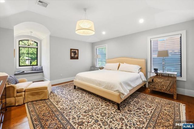10 Day Avenue, Tenafly, NJ 07670