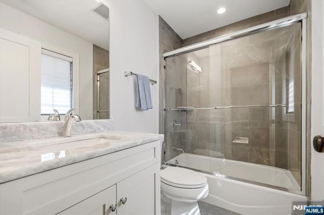 10 Day Avenue, Tenafly, NJ 07670