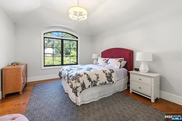 10 Day Avenue, Tenafly, NJ 07670