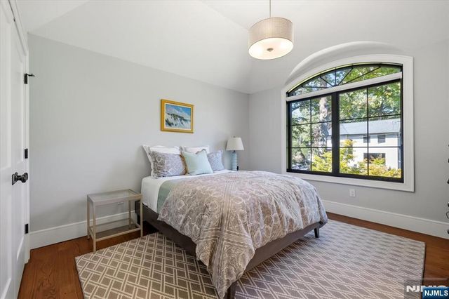 10 Day Avenue, Tenafly, NJ 07670