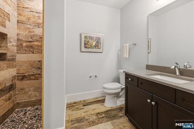 10 Day Avenue, Tenafly, NJ 07670
