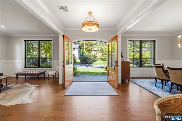 10 Day Avenue, Tenafly, NJ 07670
